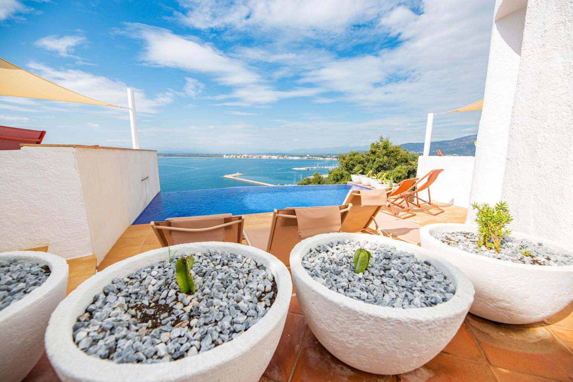 Agi Castell Mar Apartment Roses Luaran gambar