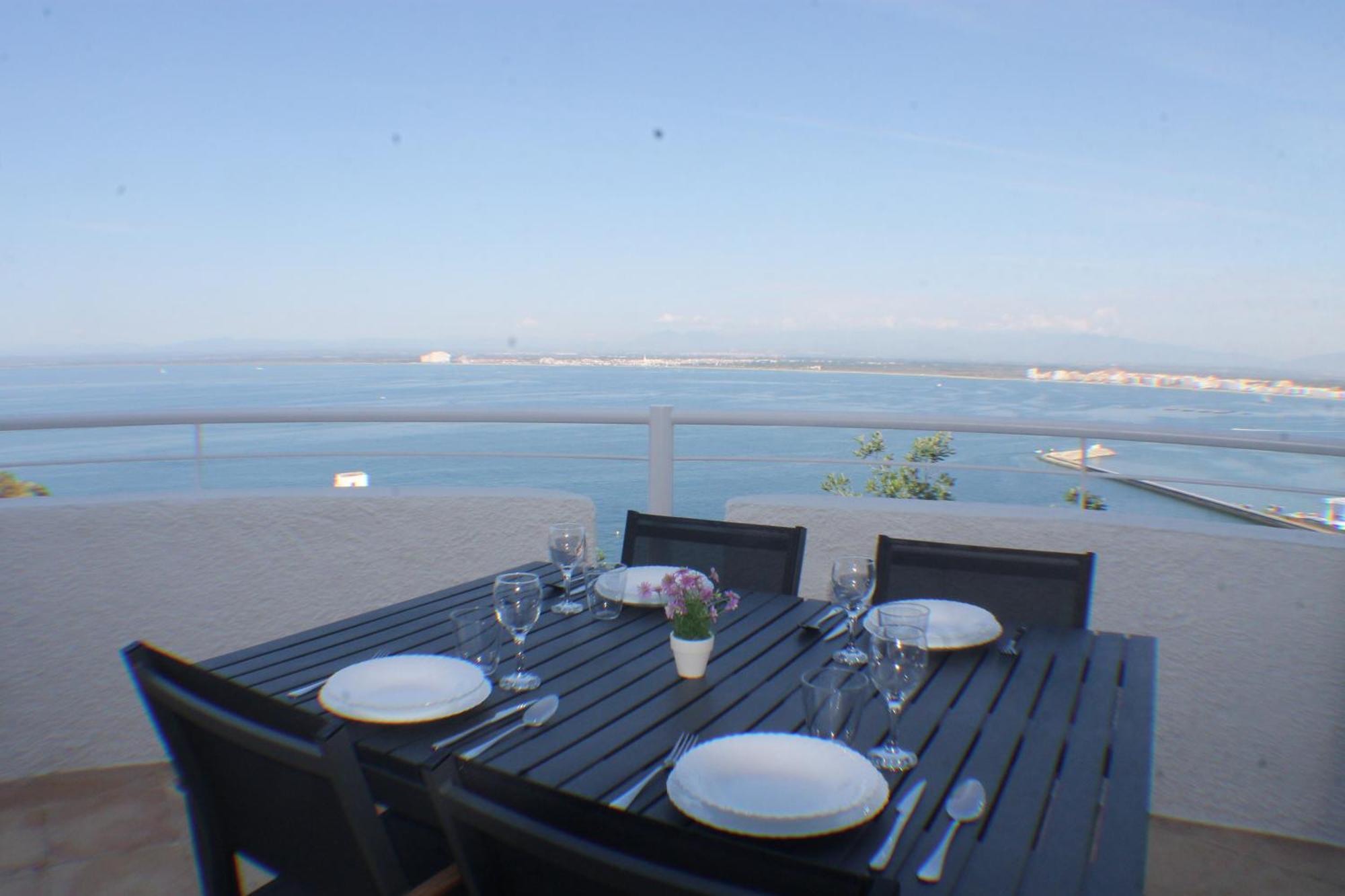 Agi Castell Mar Apartment Roses Luaran gambar